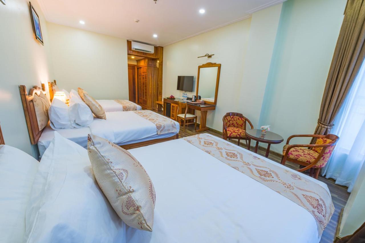 Kampong Thom Royal Hotel Buitenkant foto