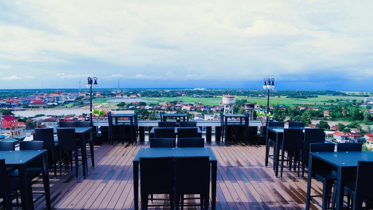 Kampong Thom Royal Hotel Buitenkant foto