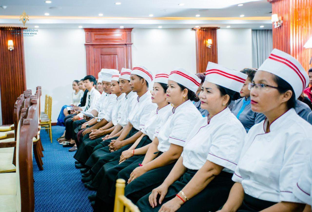 Kampong Thom Royal Hotel Buitenkant foto