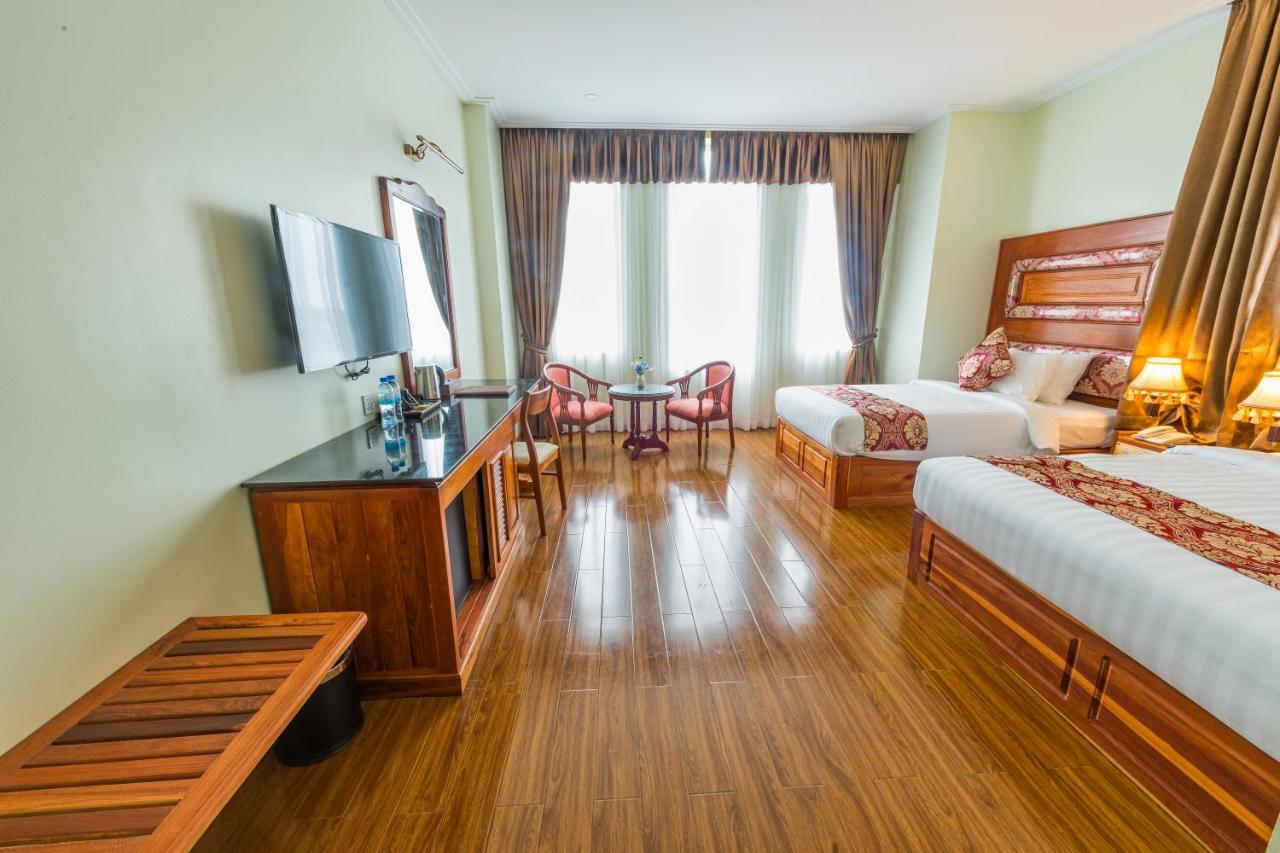 Kampong Thom Royal Hotel Buitenkant foto