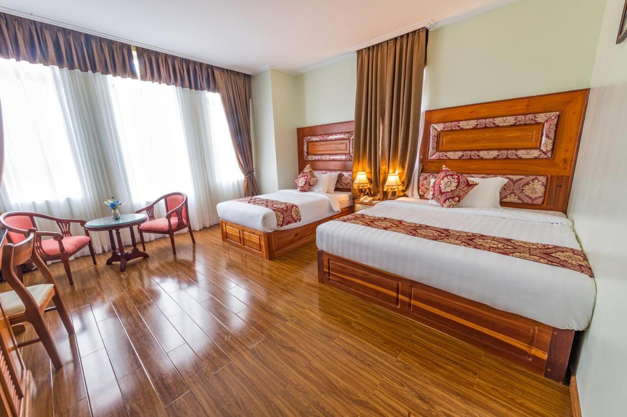 Kampong Thom Royal Hotel Buitenkant foto