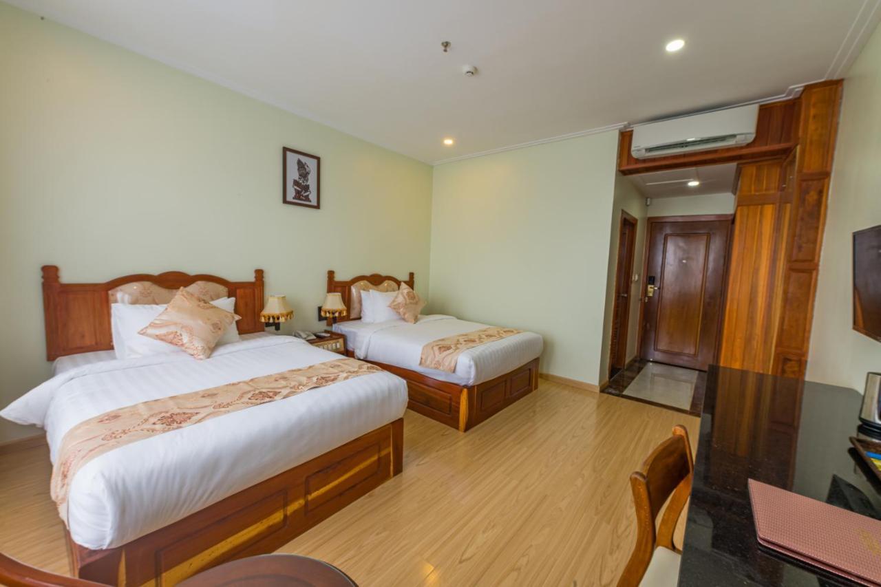 Kampong Thom Royal Hotel Buitenkant foto
