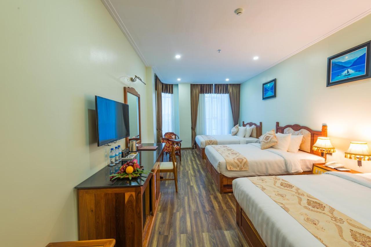 Kampong Thom Royal Hotel Buitenkant foto